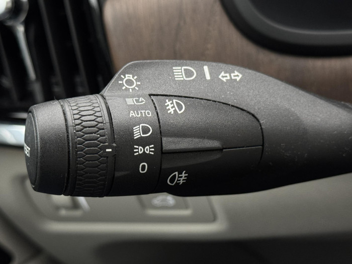 Volvo V90 CC B5 AWD PRO AUT REZERVACE 2.0 CC CC