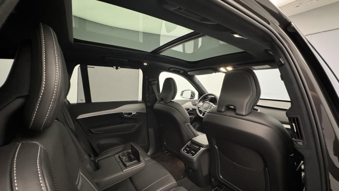 Volvo XC90 B5 AWD ULTIMATE REZERVACE