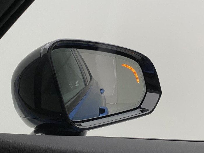 Volvo V60 B6 AWD R-DESIGN REZERVACE