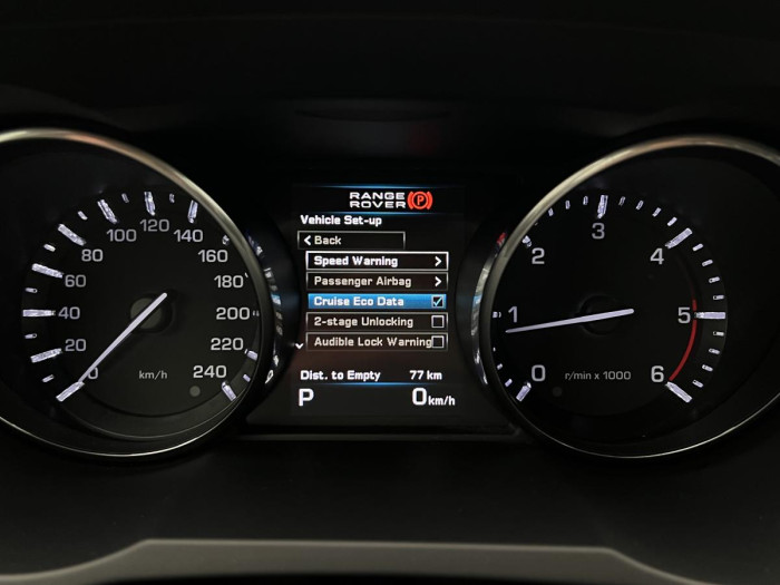 Land Rover Range Rover Evoque 2.2 TD4 AWD AUT CZ REZERVACE 2.2 TD