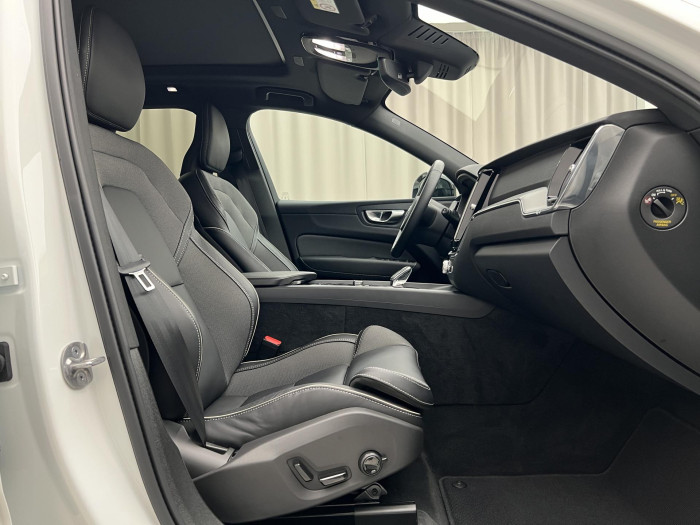 Volvo XC60 T6 AWD RECHARGE PLUS DARK AUT