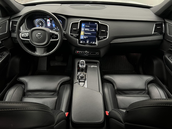 Volvo XC90 B5 AWD R-DESIGN 7MÍSTNÁ AUT