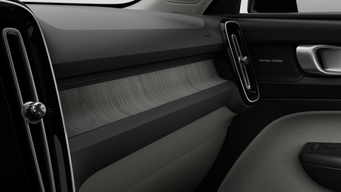 Volvo XC40 B3 AUT DARK PLUS