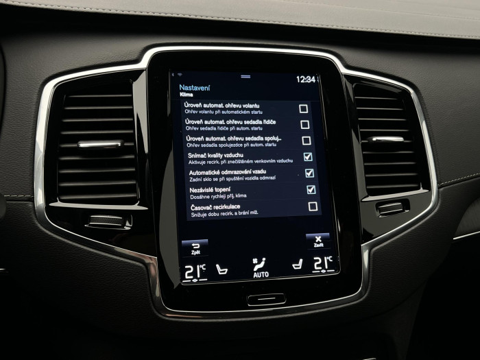 Volvo XC90 B5 AWD R-DESIGN 7MÍSTNÁ AUT