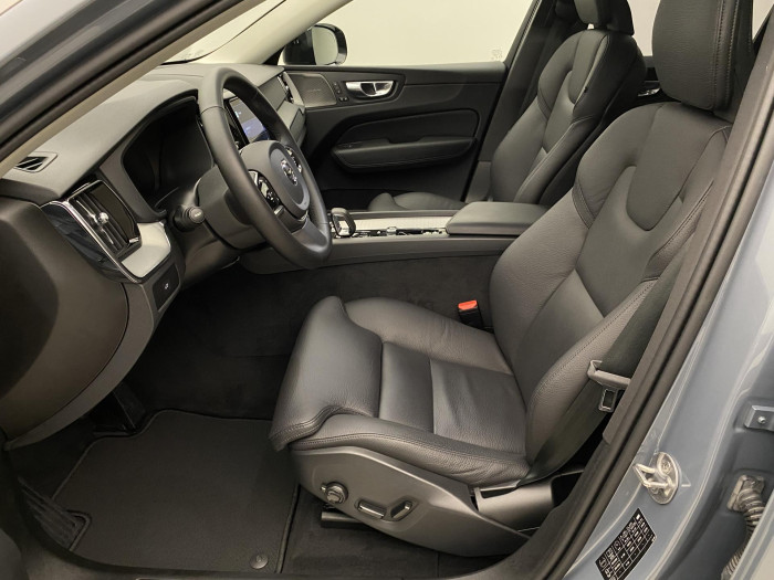 Volvo XC60 B4 AWD PLUS DARK AUT 1.maj