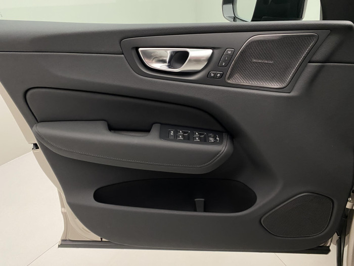 Volvo XC60 B5 AWD AUT DARK PLUS