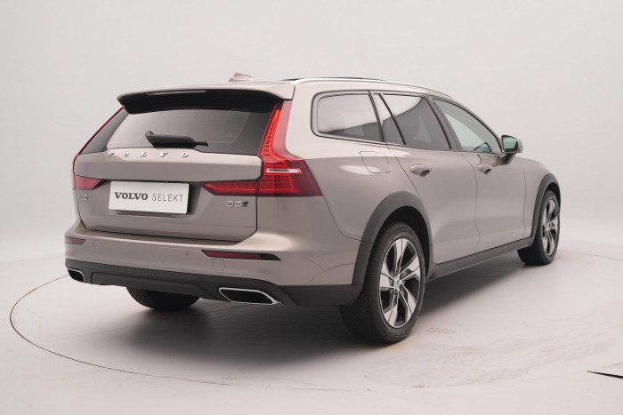 Volvo V60 CC B5 AWD PRO AUT CZ 2.0 CC CC