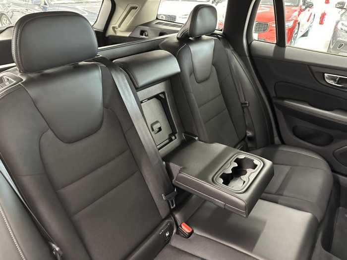 Volvo V60 D3 MOMENTUM REZERVACE 2.0 d Momentum
