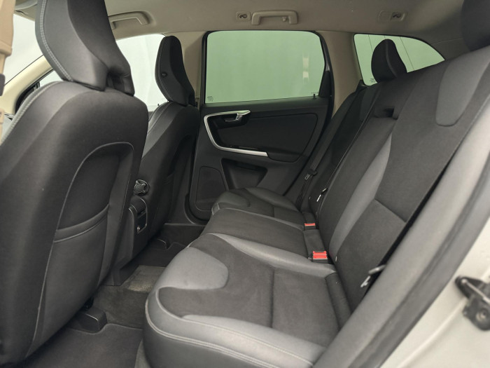 Volvo XC60 D5 AWD MOMENTUM AUT CZ 2.4 d Momentum