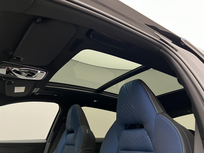 Lynk & Co 01 PHEV DCT AUT 1.maj.