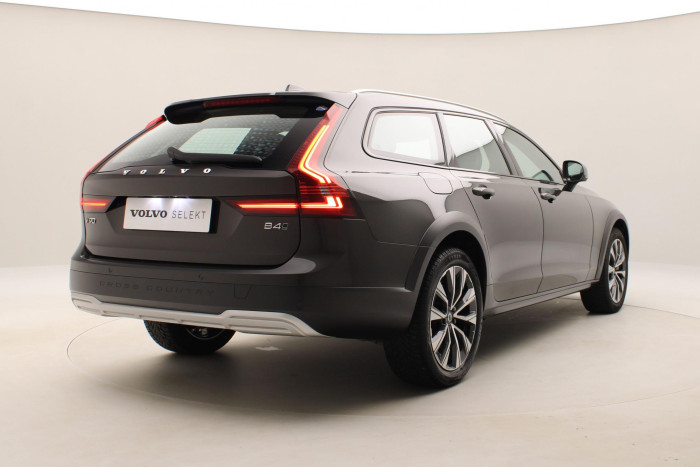 Volvo V90 CC B4 AWD PLUS AUT CZ 1.maj.