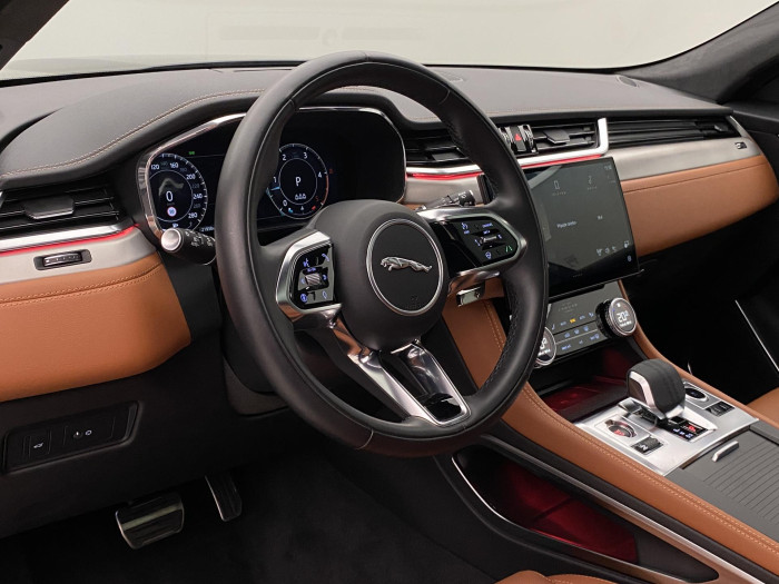 Jaguar F-Pace REZERVACE