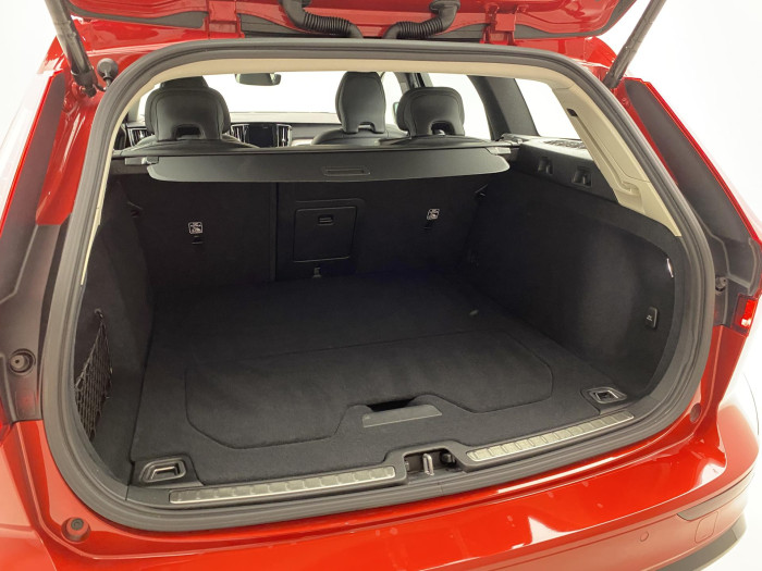 Volvo V60 B4 DARK PLUS AUT CZ