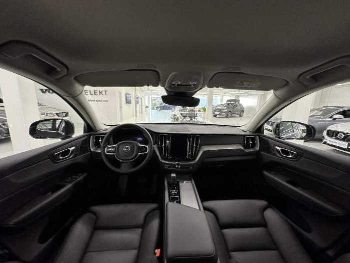 Volvo XC60 B4 AWD PLUS BRIGHT REZERVACE 2.0 Plus