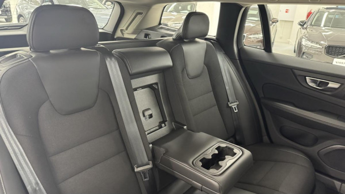 Volvo V60 B4 MOMENTUM ADVANCED REZERVACE 2.0 Momentum