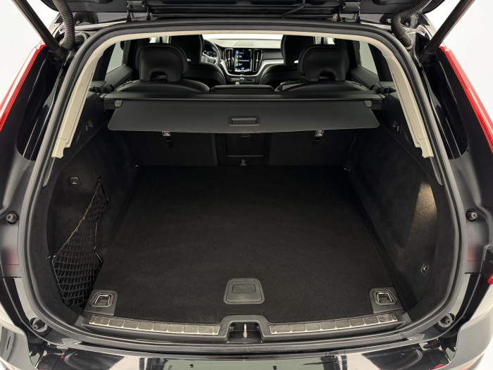 Volvo XC60 B4 AWD MOMENTUM PRO AUT 2.0 Momentum