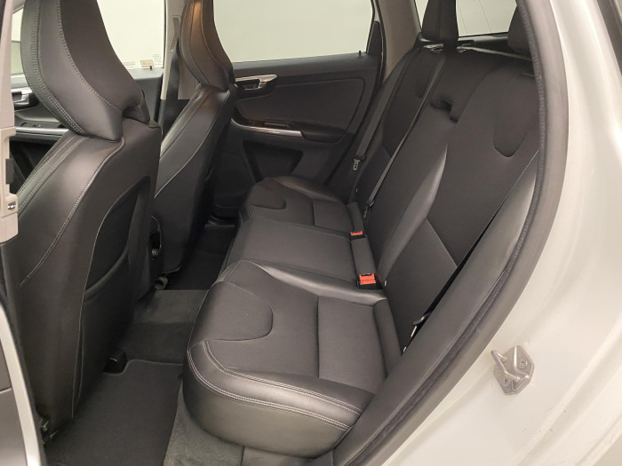 Volvo XC60 D5 AWD MOMENTUM CZ 2.4 d Momentum