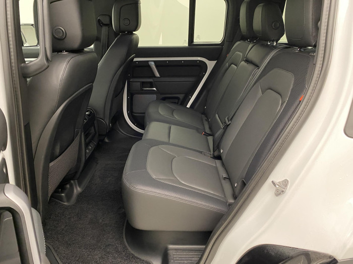 Land Rover Defender 110 D300 X-DYNAMIC HSE AWD AUT 3.0 d Dynamic