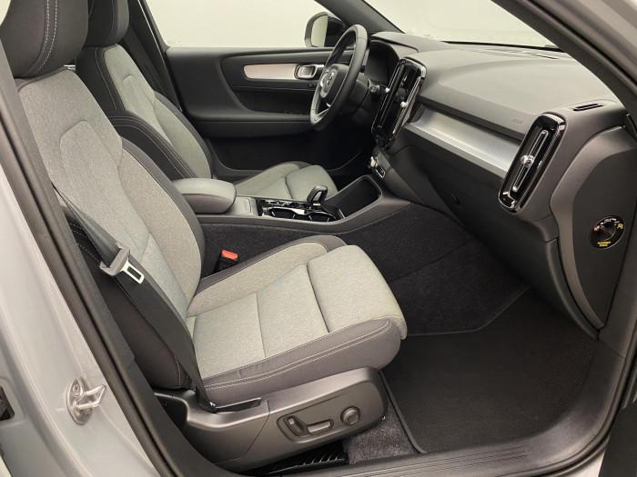 Volvo XC40 B3 DARK PLUS AUT CZ