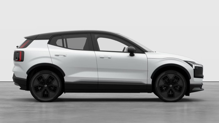 Volvo EX30 CROSS COUNTRY TWIN ULTRA