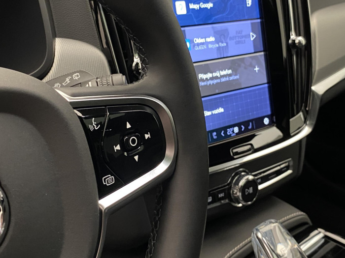 Volvo V90 T8 AWD RECHARGE REZERVACE