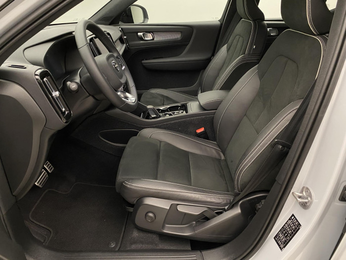 Volvo XC40 T3 R-DESIGN AUT 1.maj.