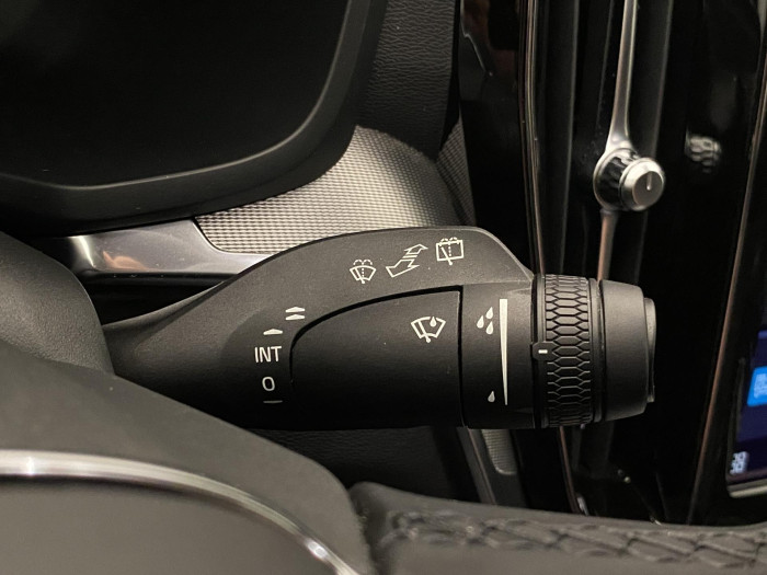 Volvo V60 B4 DARK PLUS AUT CZ