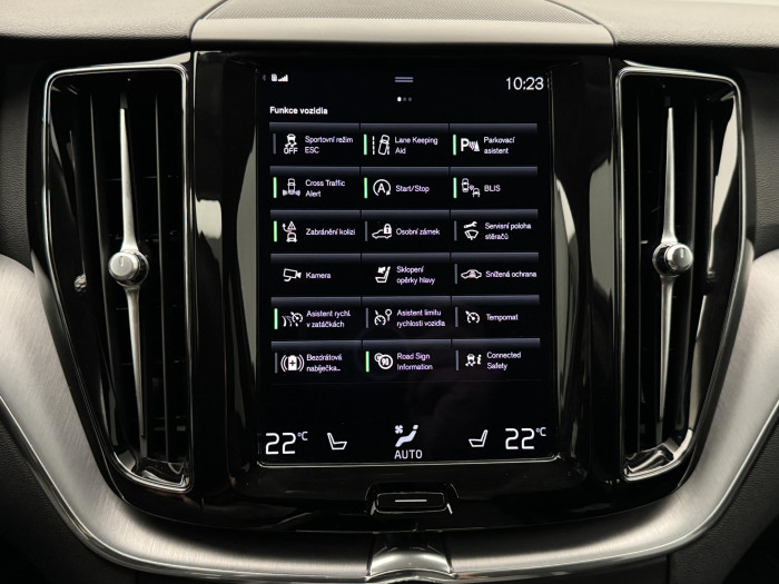 Volvo XC60 B4 MOMENTUM PRO AUT CZ 2.0 Momentum