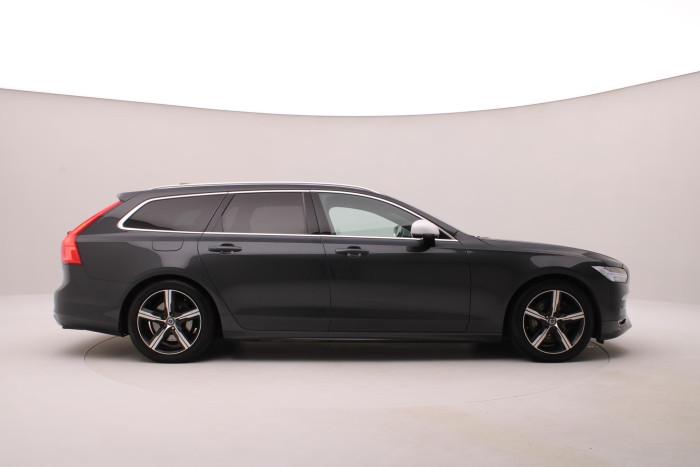 Volvo V90 D5 AWD R-DESIGN REZERVACE 2.0 d
