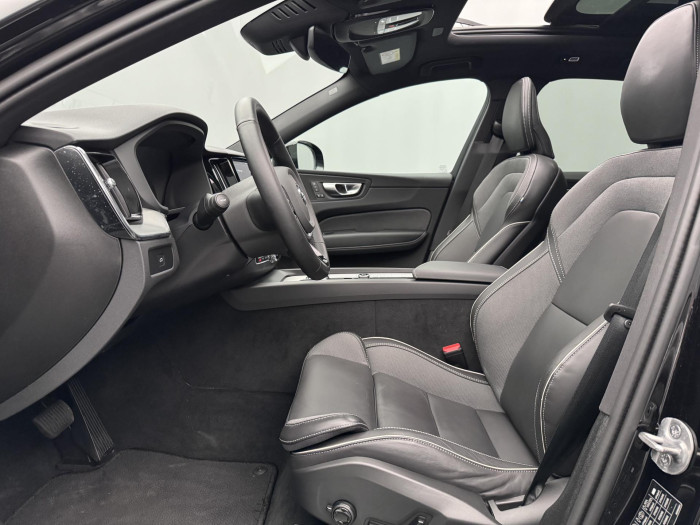 Volvo XC60 B5 AWD BLACK EDITION AUT 2.0 Edition