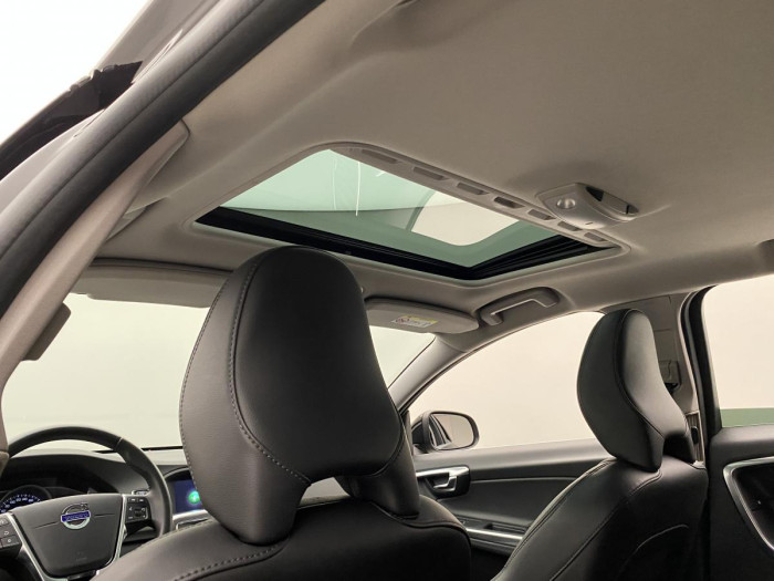 Volvo V60 D2 MOMENTUM REZERVACE 2.0 d Momentum