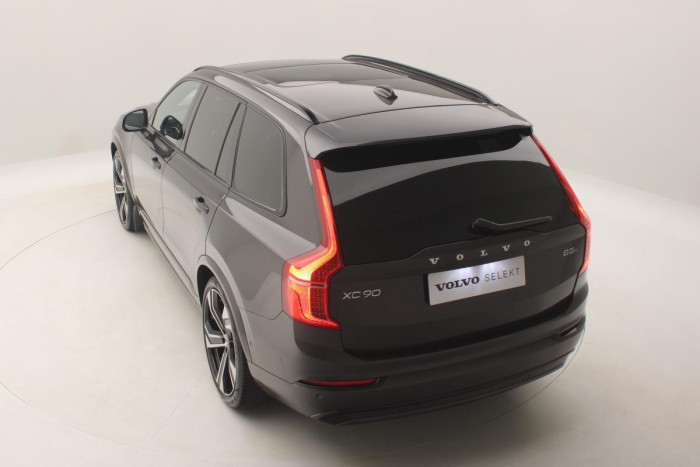 Volvo XC90 B5 AWD ULTIMATE DARK AUT 1.maj