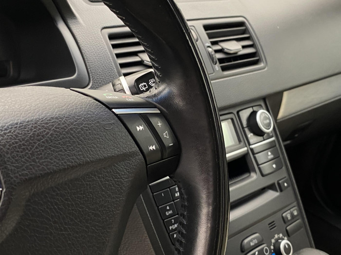 Volvo XC90 2.4 D5 AWD SUMMUM AUT 7 míst 2.4 d Summum