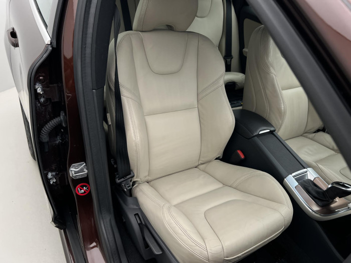 Volvo XC60 D5 AWD SUMMUM AUT CZ 2.4 d Summum