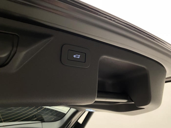 Land Rover Discovery Sport D200 DYNAMIC SE AWD REZERVACE 2.0 d Dynamic SE