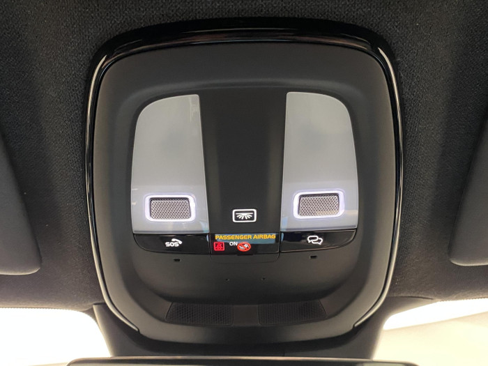 Volvo XC40 B3 DARK PLUS AUT CZ