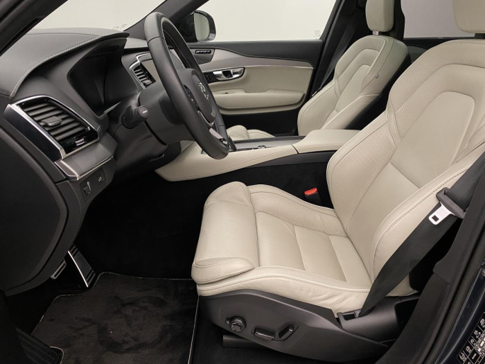 Volvo XC90 B5 AWD R-DESIGN AUT REZERVACE