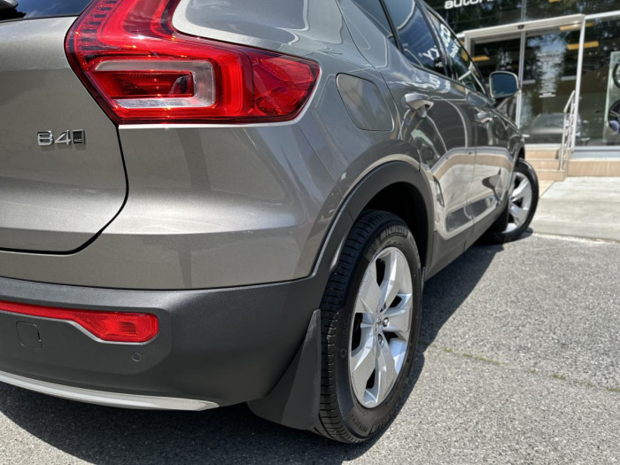 Volvo XC40 B4 AWD MOMENTUM ADVANCED 1.maj 2.0 Momentum