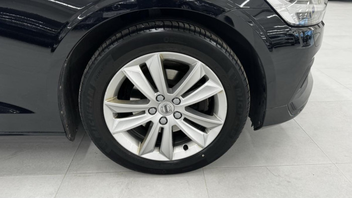 Volvo V60 D4 AWD MOMENTUM REZERVACE 2.0 d Momentum