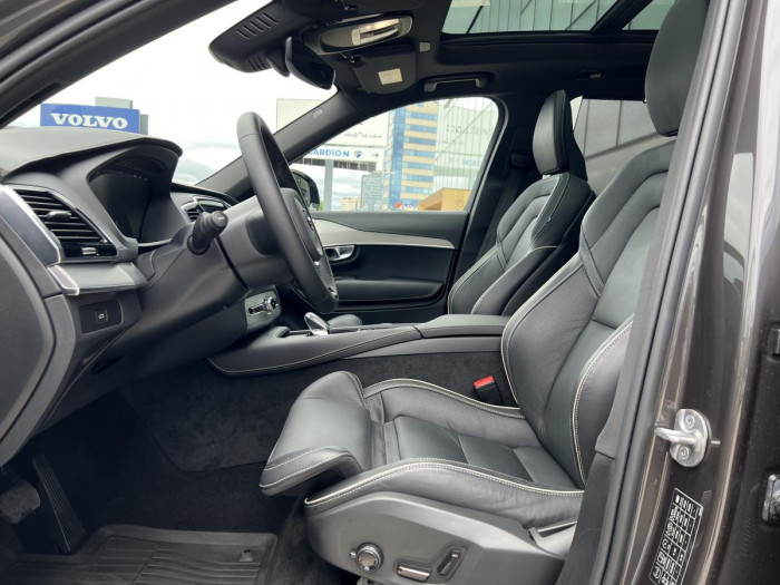 Volvo XC90 B5 AWD DARK ULT. 7MÍSTNÁ Aut