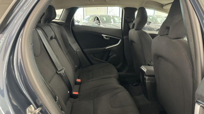 Volvo V40 D2 PANORAMA REZERVACE 2.0 d Panorama
