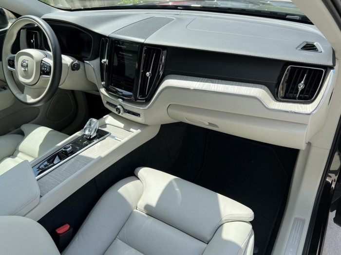 Volvo XC60 B5 AWD INSCRIPTION Aut 1.maj.