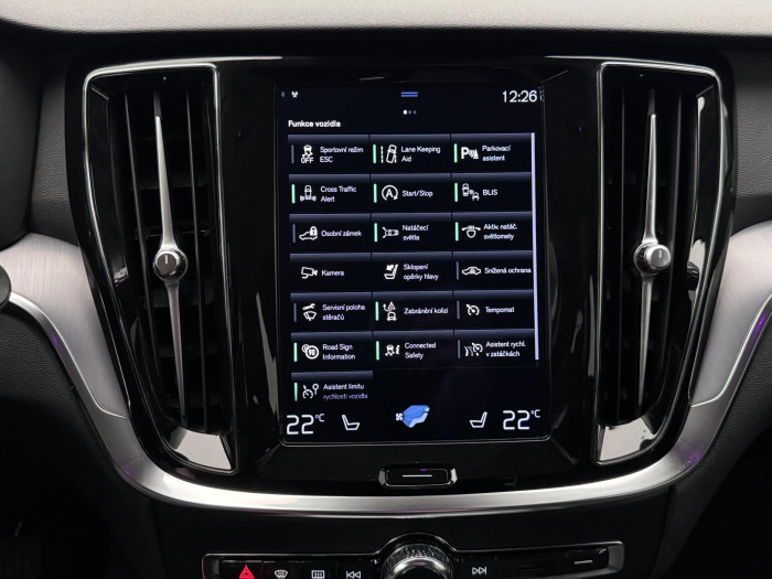 Volvo V60 B4 MOMENTUM PRO REZERVACE 2.0 Momentum