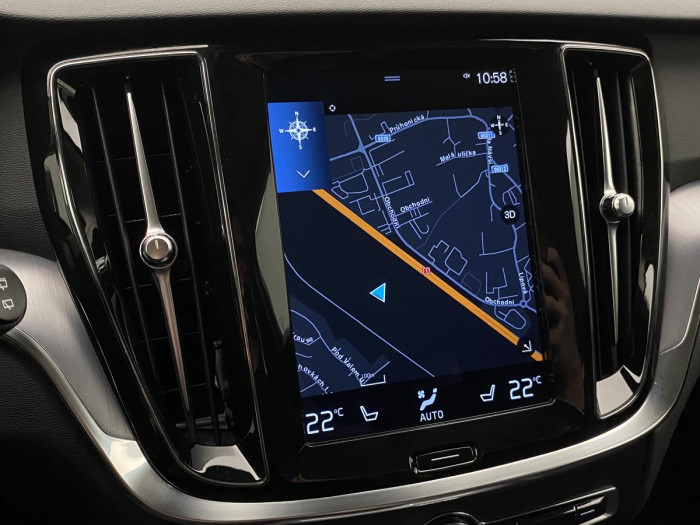 Volvo V60 B4 MOMENTUM AUT REZERVACE 2.0 Momentum