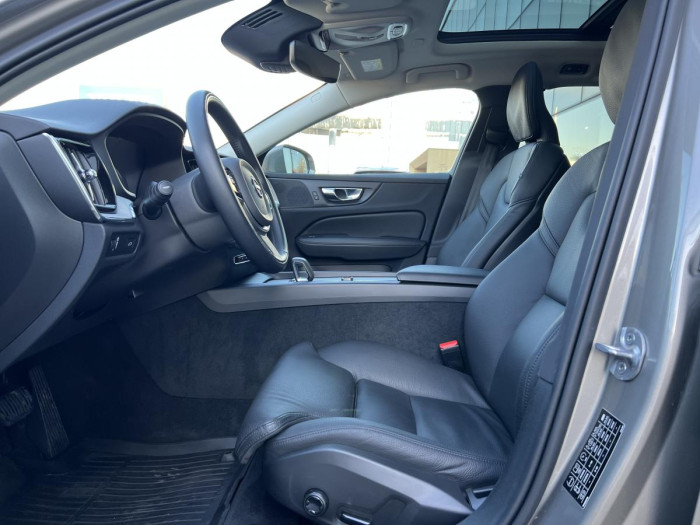Volvo V60 CROSS COUNTRY B4 AWD Aut 1.maj