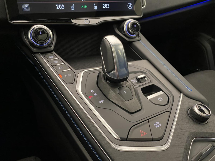 Lynk & Co 01 PHEV DCT AUT REZERVACE