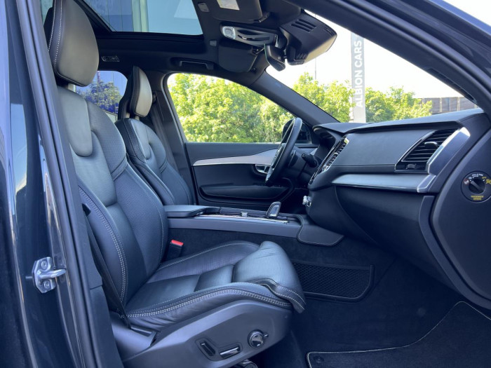 Volvo XC90 T8 AWD R-DESIGN 7MÍSTNÁ Aut