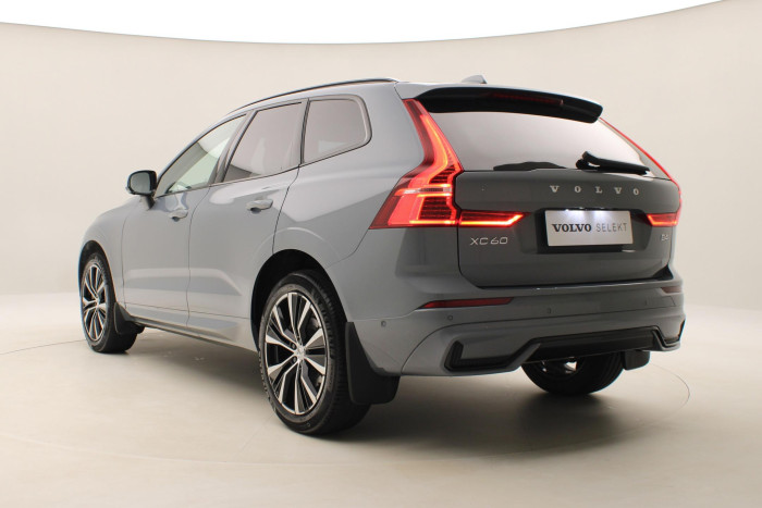 Volvo XC60 B4 AWD PLUS DARK AUT 1.maj