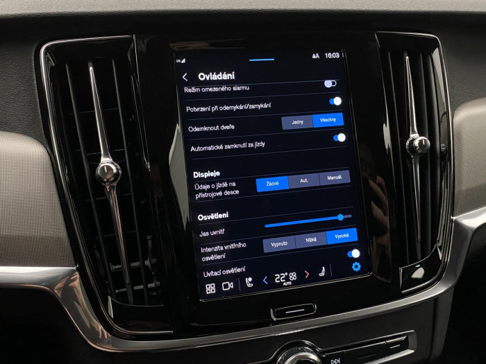 Volvo V90 CC B4 AWD PLUS AUT REZERVACE 2.0 CC CC Plus