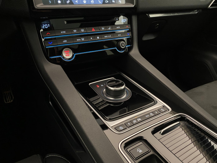 Jaguar F-Pace 30d S AWD AUT CZ REZERVACE 3.0 d